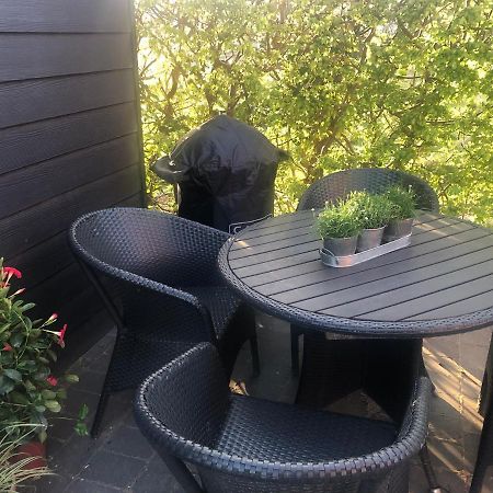 Nyistandsat Hojloftet Kaelderlejlighed Pa 70 M2 I Viborg Centrum, Med Plads Til 4 Personer מראה חיצוני תמונה