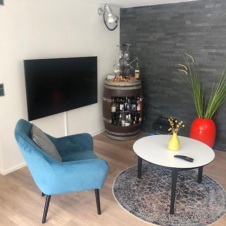 Nyistandsat Hojloftet Kaelderlejlighed Pa 70 M2 I Viborg Centrum, Med Plads Til 4 Personer מראה חיצוני תמונה