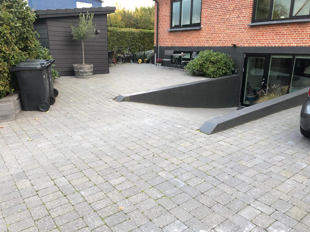 Nyistandsat Hojloftet Kaelderlejlighed Pa 70 M2 I Viborg Centrum, Med Plads Til 4 Personer מראה חיצוני תמונה