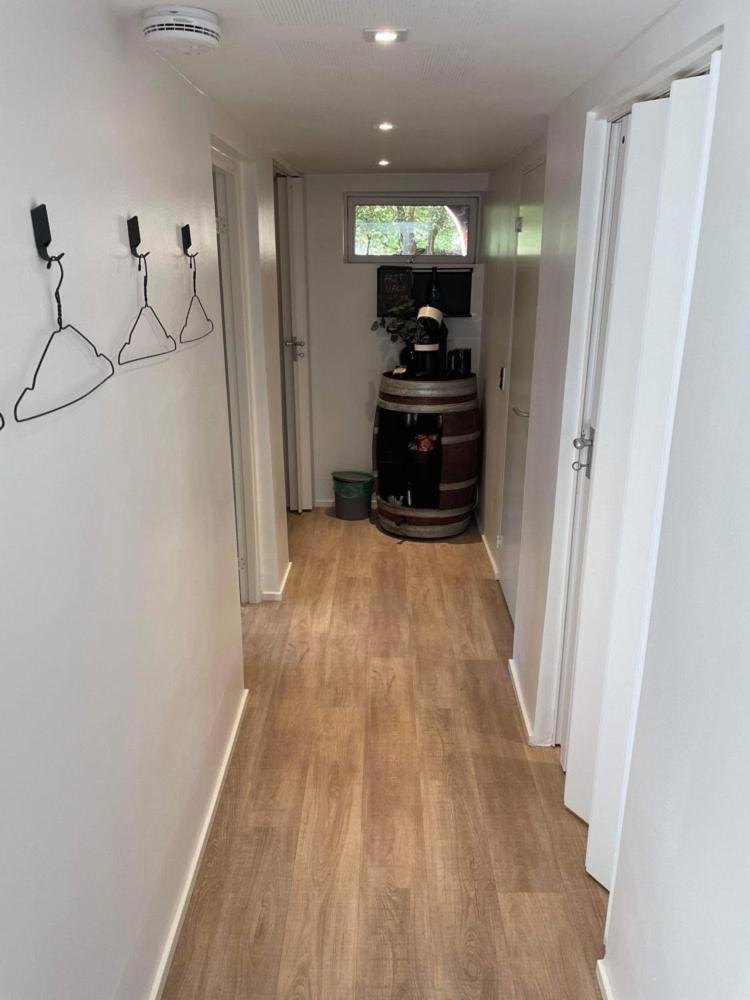Nyistandsat Hojloftet Kaelderlejlighed Pa 70 M2 I Viborg Centrum, Med Plads Til 4 Personer מראה חיצוני תמונה