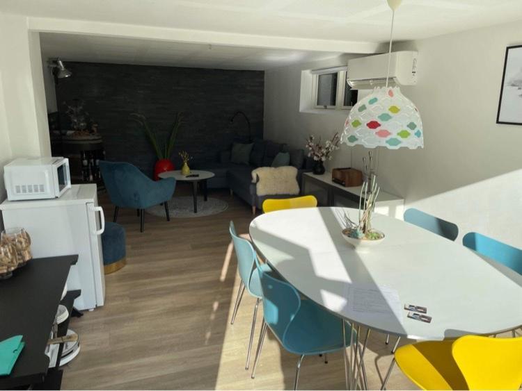 Nyistandsat Hojloftet Kaelderlejlighed Pa 70 M2 I Viborg Centrum, Med Plads Til 4 Personer מראה חיצוני תמונה